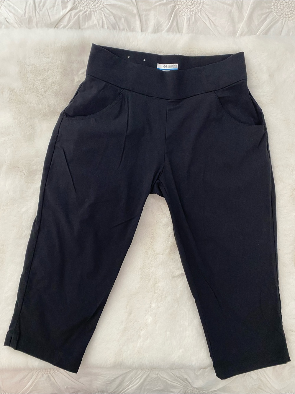 Columbia Black Pull-On Capri Pant for Women. Size S.  NWOT